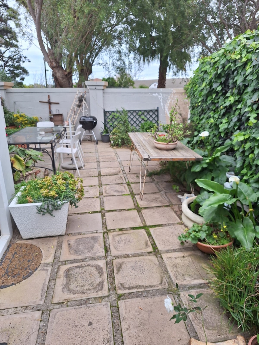 3 Bedroom Property for Sale in Heritage Park Western Cape